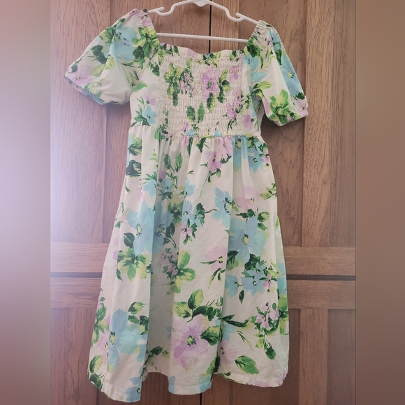 Old Navy Printed Puff Sleeve Smocked Dress. Girls Size 8 (Medium) - Picture 4 of 12